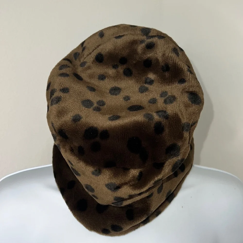 🔹 La Maison De La Fausse Fourrure Paris Fuzzy Polka dot Bucket Hat - Picture 1 of 7